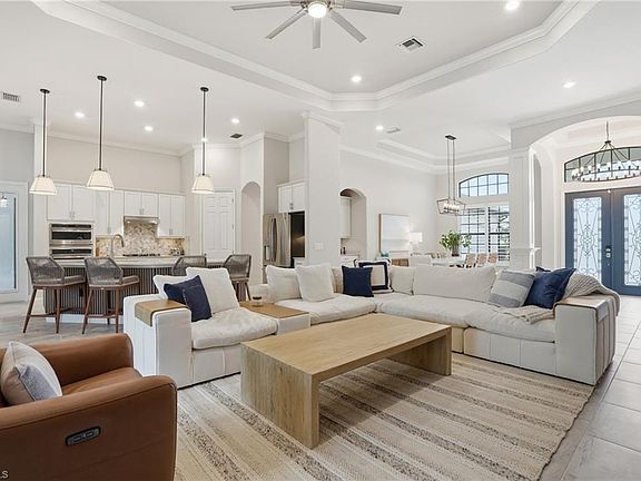 3rd image of 2327 Somerset PL