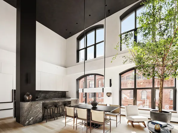 415 Washington Street image 1 of 20