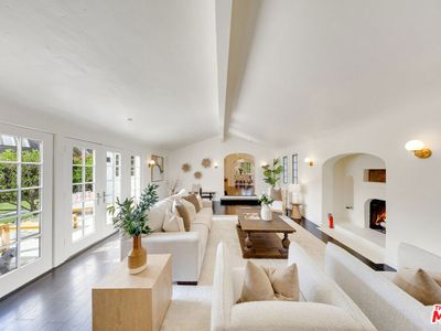 900 S Ridgeley Dr, Los Angeles, CA, 90036