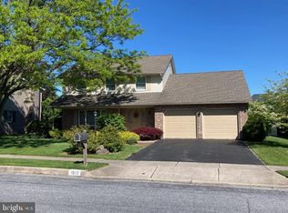1512 Colony Dr, Wyomissing, PA 19610