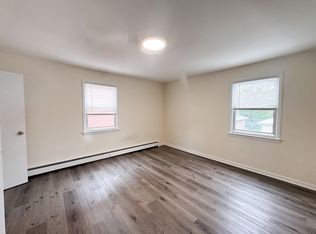 225 7th St FLOOR 2, Palisades Park, NJ 07650