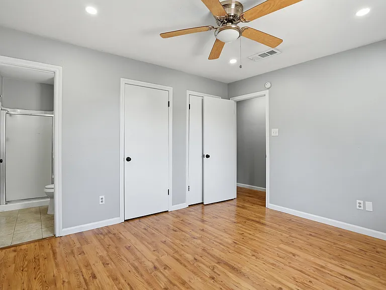 2319 Saint Gregory St — Photo 12