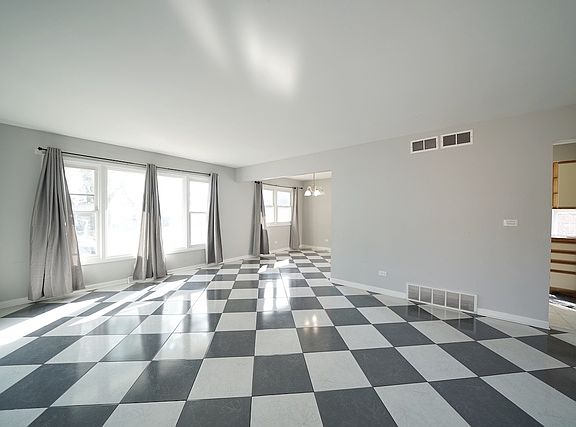 2nd image of 3880 Emerson Dr