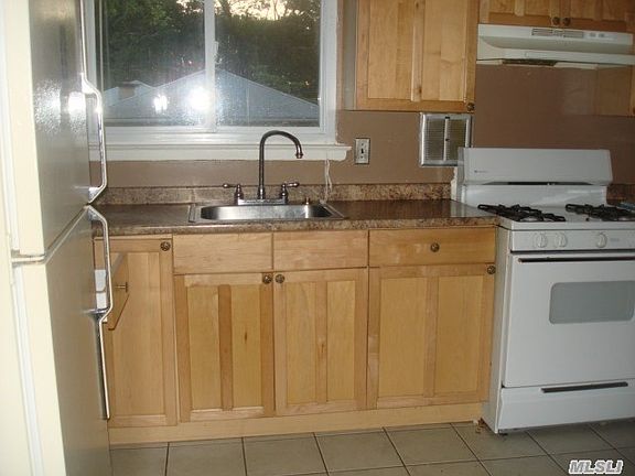 3rd image of 30 Selden Blvd