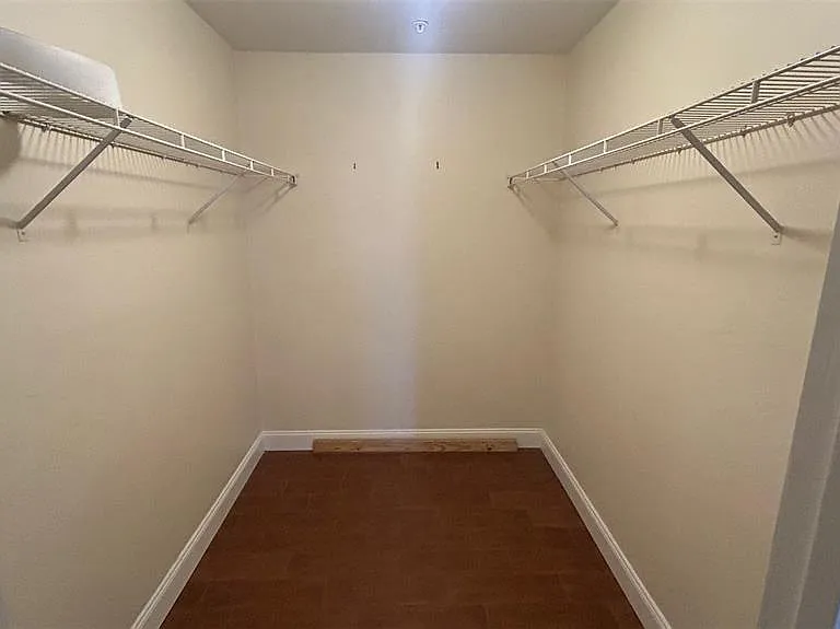 2360 SW Archer Rd #303 — Photo 5