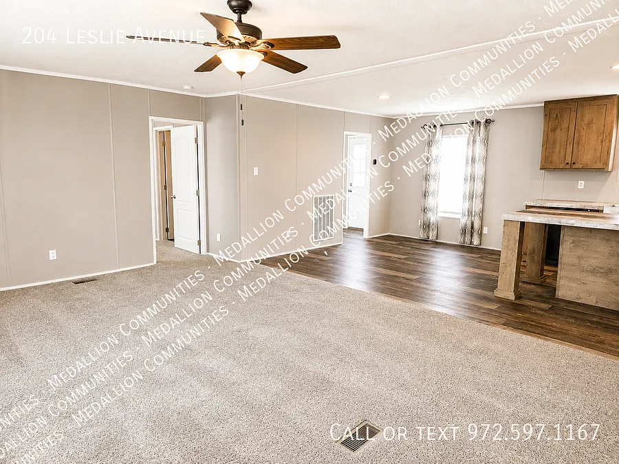 3 bed, 1400 sqft, $1,599 — Photo 4