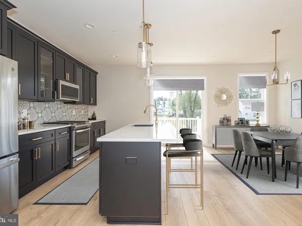 18 Warren Dr #9, Chalfont, PA 18914