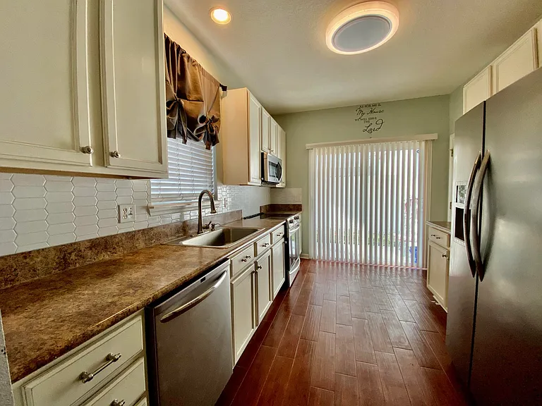 5820 Parkstone Crossing Dr — Photo 28