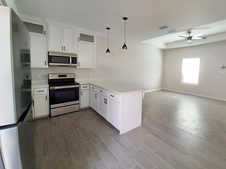 1630 Playa Dr #1 — Photo 5