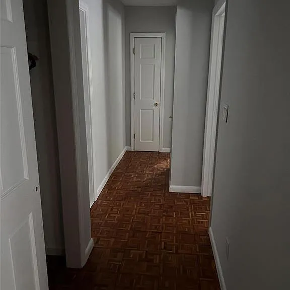 80 Ellen St — Photo 4