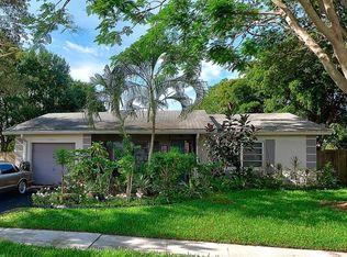 9564 Richmond Cir, Boca Raton, FL 33434
