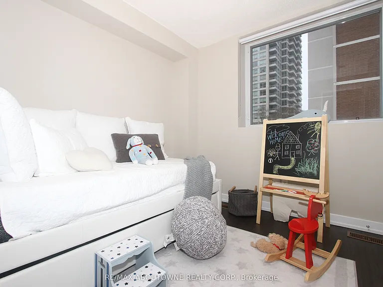 280 Bleecker St — Photo 12