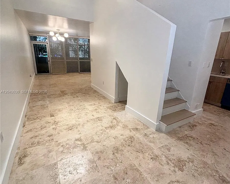 2666 Tigertail Ave #114