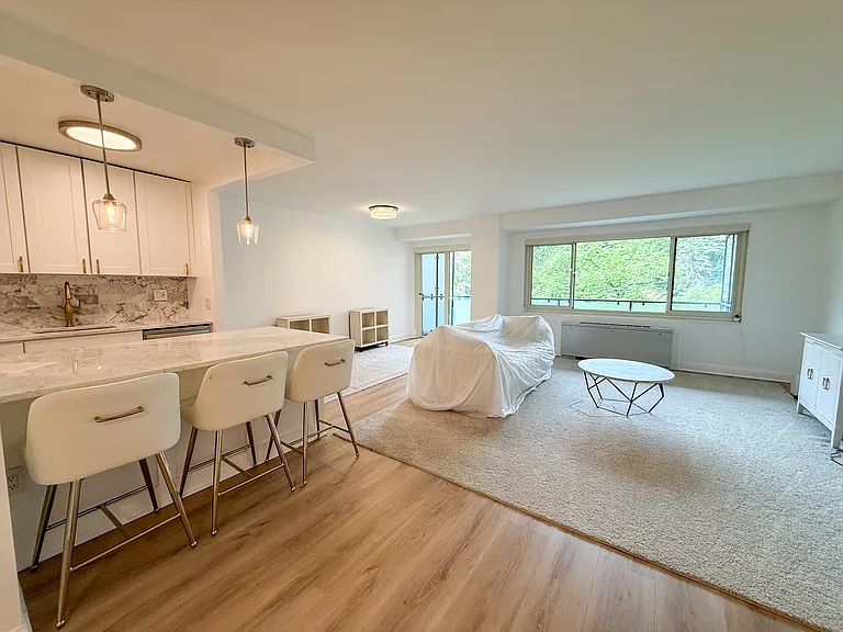 4201 Cathedral Ave NW #321E — Photo 4