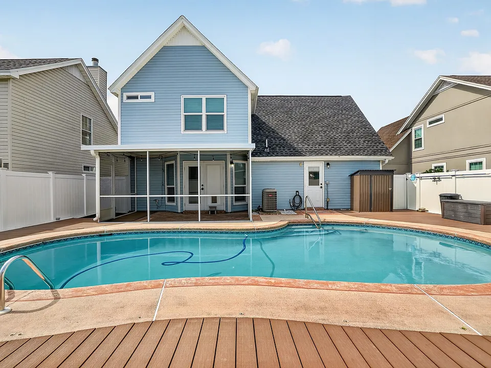402 Sandy Ridge Cir