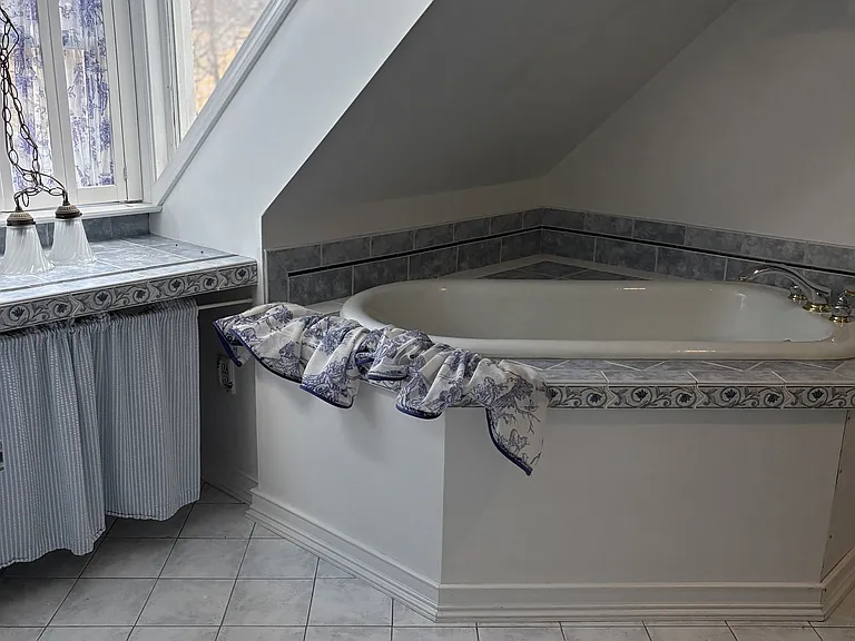 537 Green Hollow Rd — Photo 15