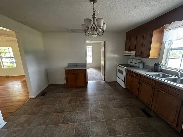 545 Christopher Rd — Photo 12