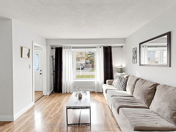 5th image of 900 Southridge St