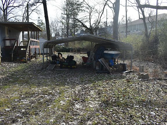 3rd image of 178 Hunter Ave