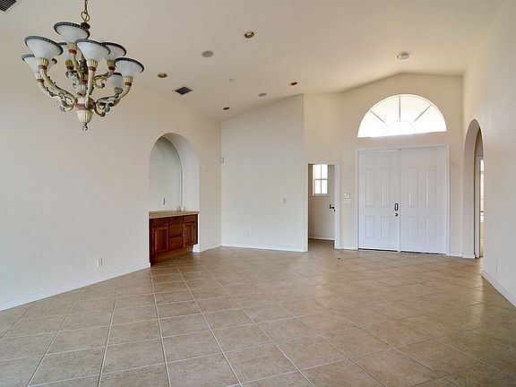 4th image of 6132 Santa Margarito Dr