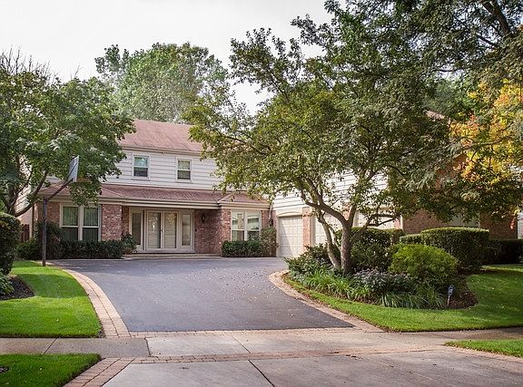 3rd image of 818 Woodleigh Ave