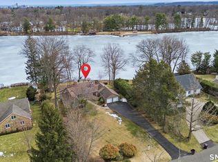 124 Woodpond Road, Farmington, CT 06107