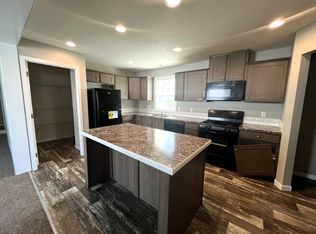 40019 Woolwich Ct #114, Sterling Heights, MI 48310