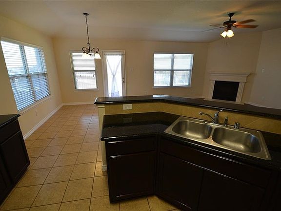 4th image of 2112 Eppright Dr