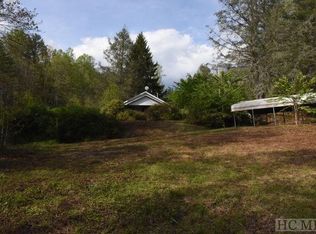 41 Gray Bank Rd, Lake Toxaway, NC 28747