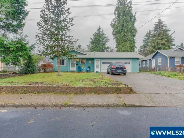 1569 SW Ellis St, Dallas, OR 97338