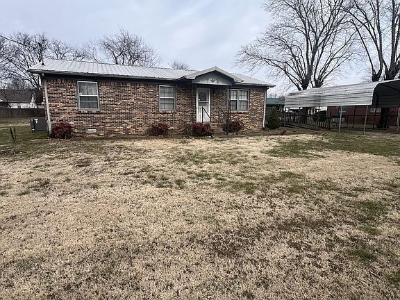 2nd image of 220 Apache Cir