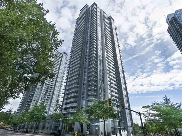 13696 100th Ave #2001, Surrey, BC V3T 0L5