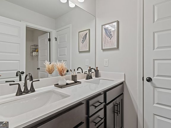3rd image of 73 Cardinal Pond Ln #8A