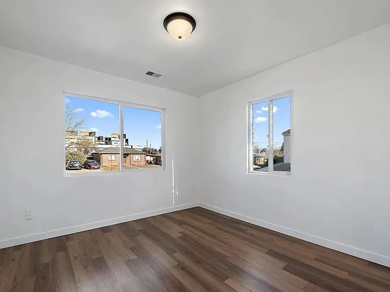 3500 E 30th Ave — Photo 16