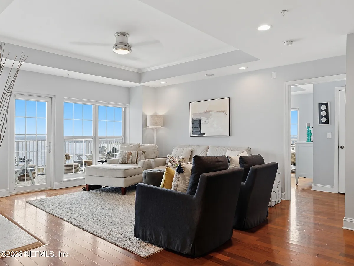 Building Photo - 400 E Bay St #1706