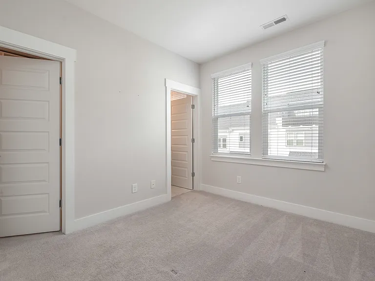 554 W End Dr — Photo 16