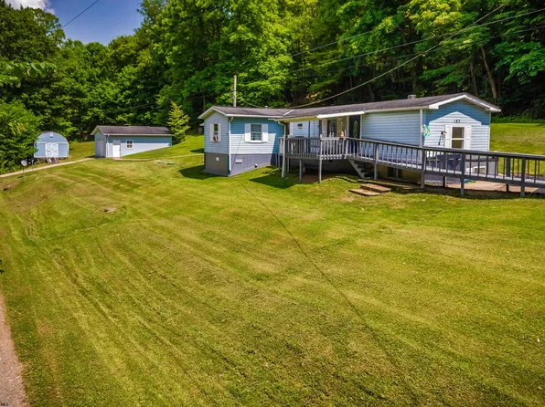 162 Ridenour Rd, Morgantown, WV 26508
