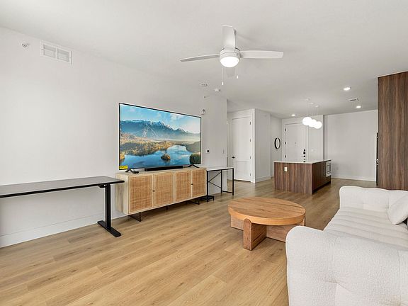 5th image of 1701 Simond Ave Unit 612