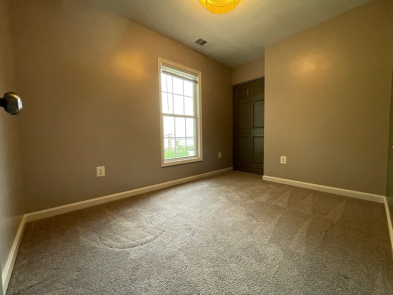 849 Berkshire Dr — Photo 7