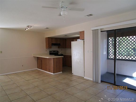 3rd image of 2913 India Palm Dr
