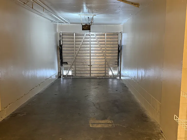 9131 Burnet Ave — Photo 10