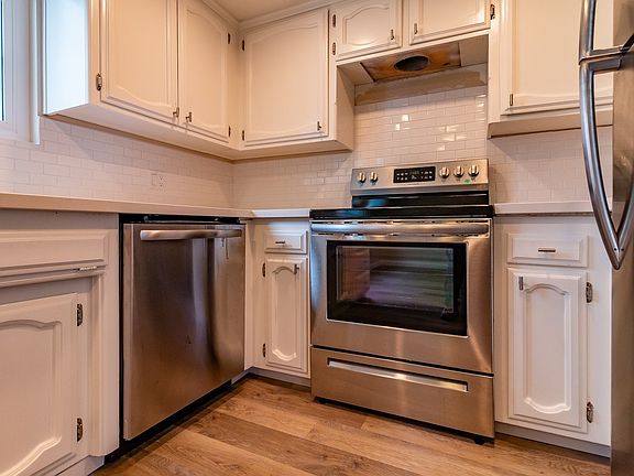 3rd image of 3260 Rockview Pl #11