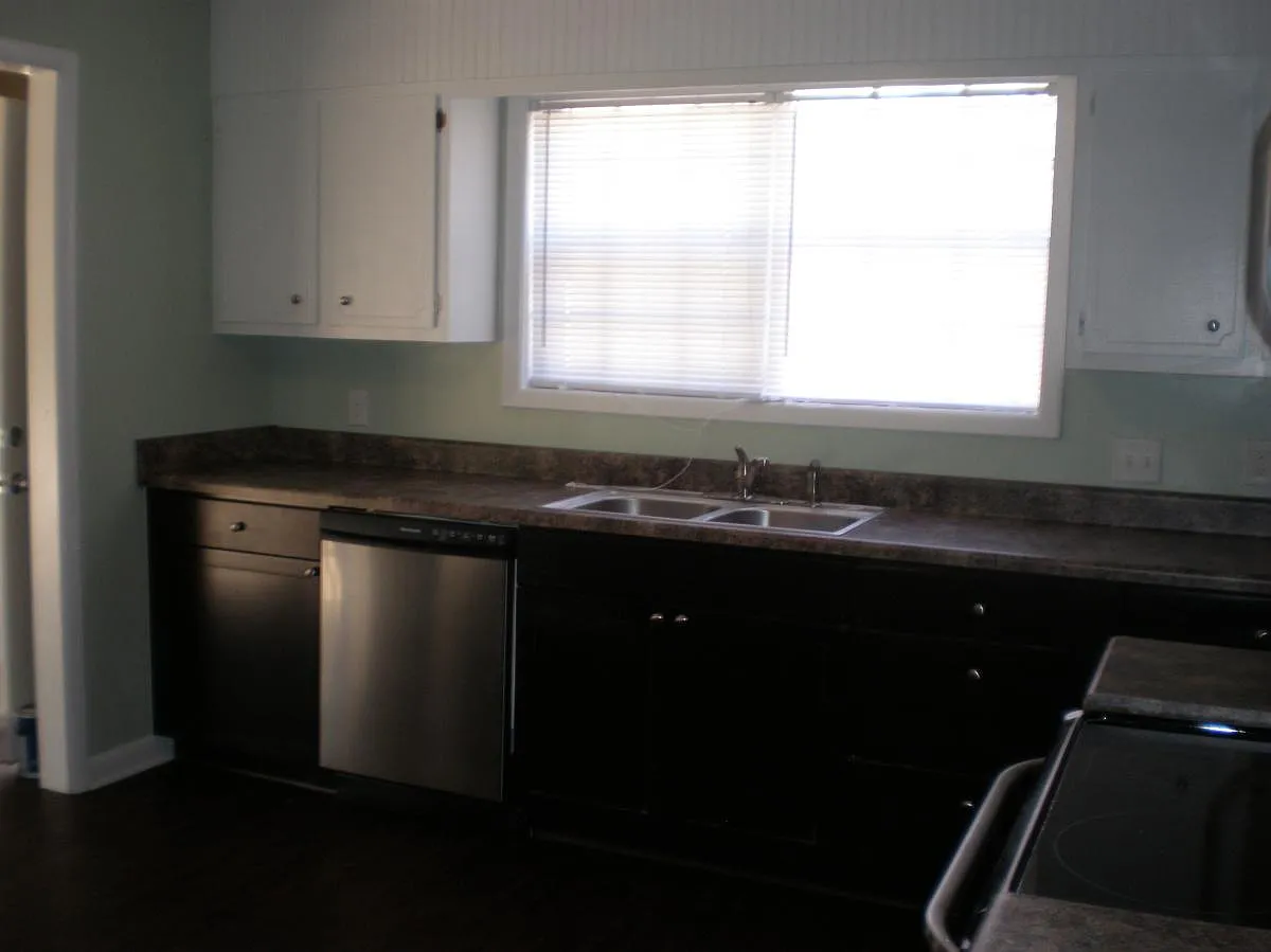 3 bed, 1468 sqft, $1,545 — Photo 3