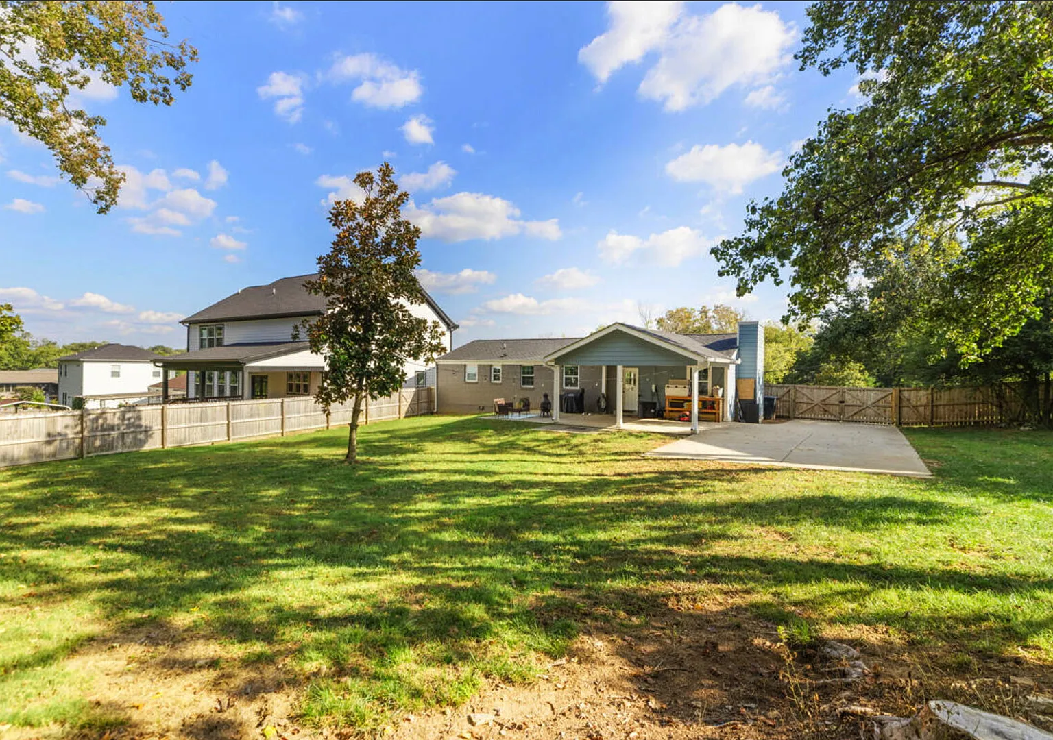 Furnished Single Family Home Dade Dr Nashville — Photo 1