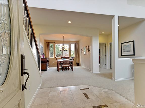 3rd image of 6903 Isaac Ct SE