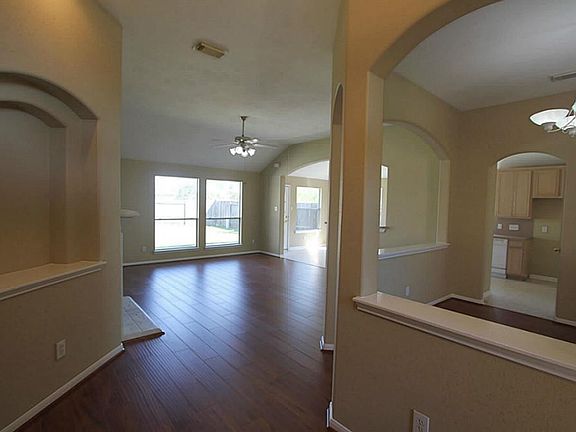 4th image of 14818 Newton Falls Ln