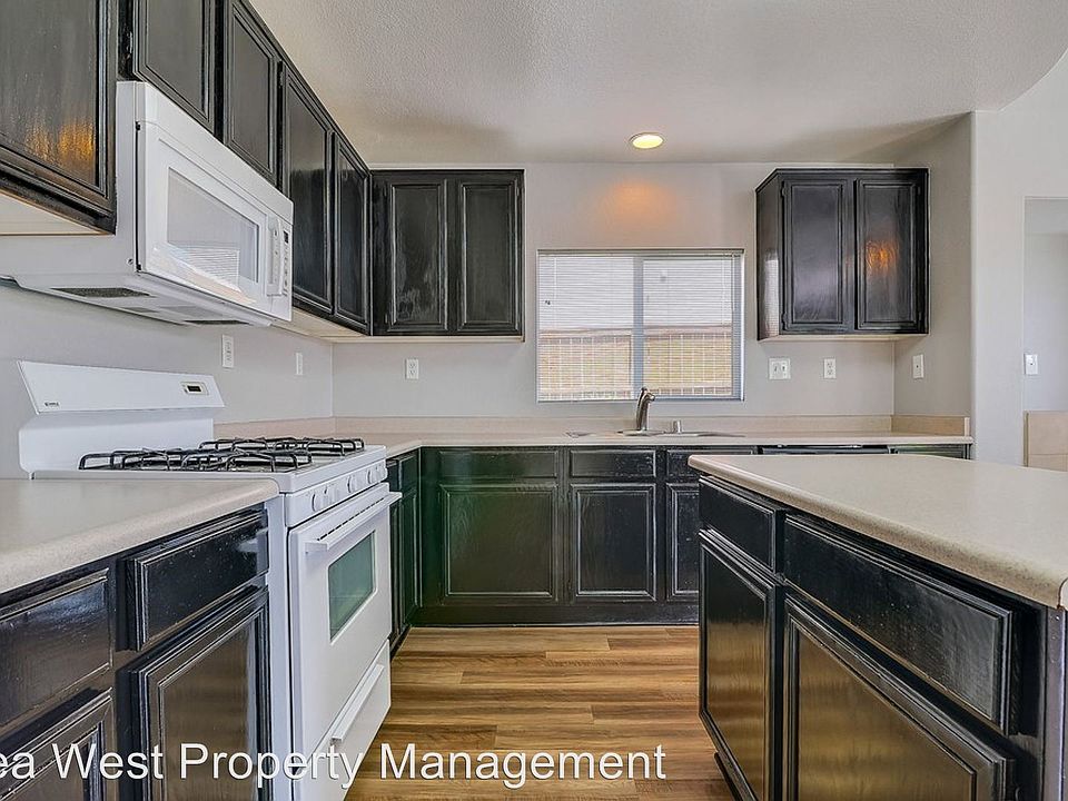 1st image of 37190 Moonbeam Ct