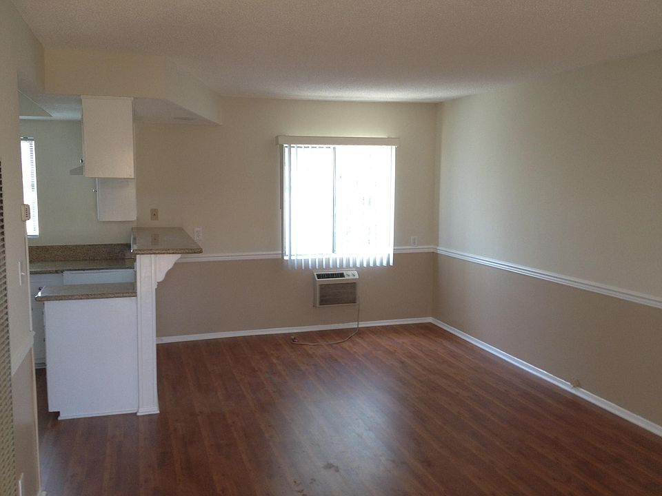2nd image of 7360 Dinwiddie St APT 10