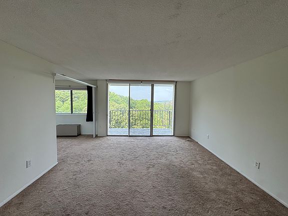 5th image of 2059 Huntington Ave APT 1008