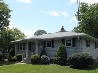 81 Watuppa Ave, Somerset, MA 02726